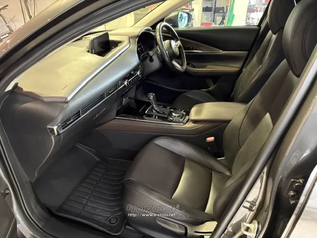 運転席と助手席はシートヒーターが内蔵されております。 マツダ CX-30