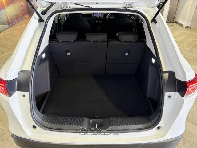 荷室容量は、通常時で約404L ホンダ ヴェゼル