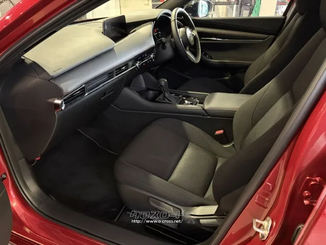 スポーティーな内装インテリア マツダ MAZDA3ファストバック
