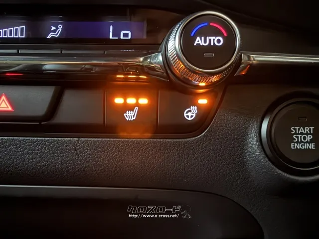 ステアリングヒーター/シートヒーター マツダ MAZDA3ファストバック