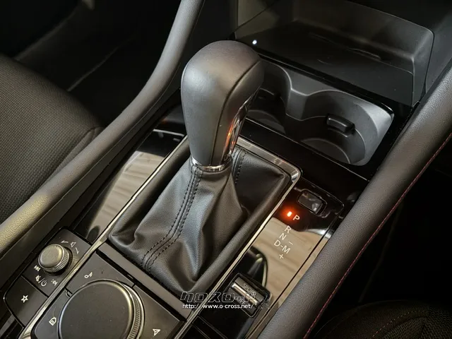 シフトノブ マツダ MAZDA3ファストバック