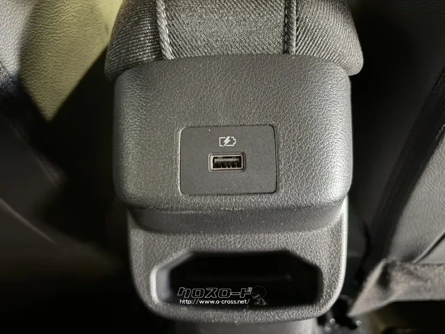 後席USB 日産 ノートオーラ