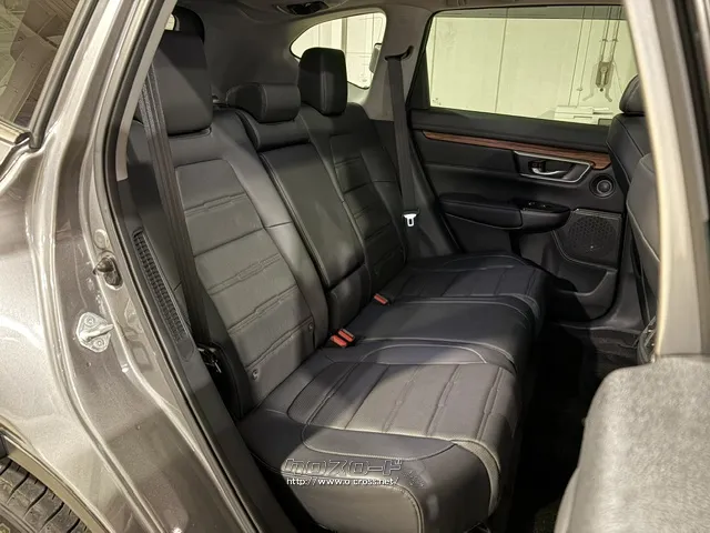 足元、頭上とも余裕がございます。 ホンダ CR-V