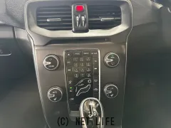 ボルボ V40