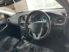 ボルボ V40