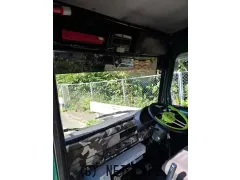 ダイハツ ミラウォークスルーバン