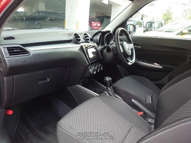 メーター、ホーンパッド、エアコンルーバー、エアコンスイッチなど、機能部品を円筒モチーフで統一した スズキ スイフト