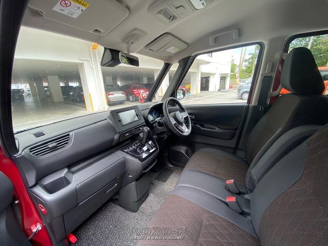 インテリアは、ブラックを基調とし、シート生地にはキルティングパターンを採用することでスタイリッシュかつ上質な空間とした 三菱 eKクロススペース