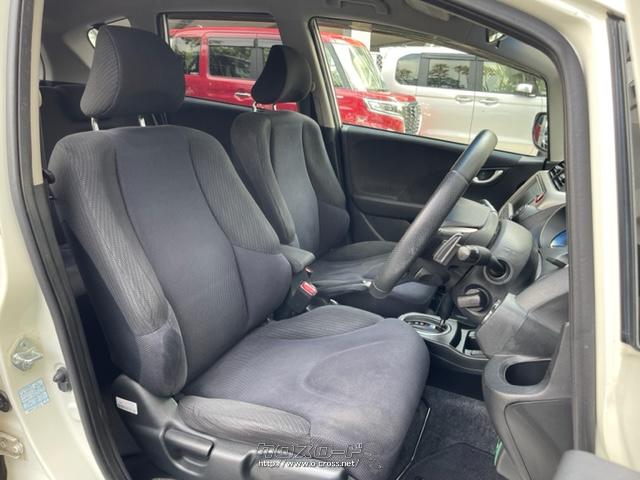 インテリアの専用デザインメーターは低燃費運転を支援するエコアシスト、マルチインフォメーション・ディスプレイを装備。 ホンダ フィットハイブリッド