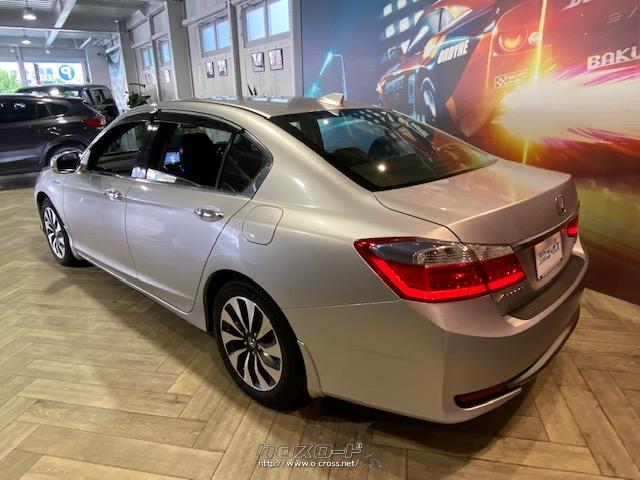 発進と低中速域のクルーズは主にモーターのみで走行し、加速時などはエンジンで発電しモーターで走行 ホンダ アコードハイブリッド