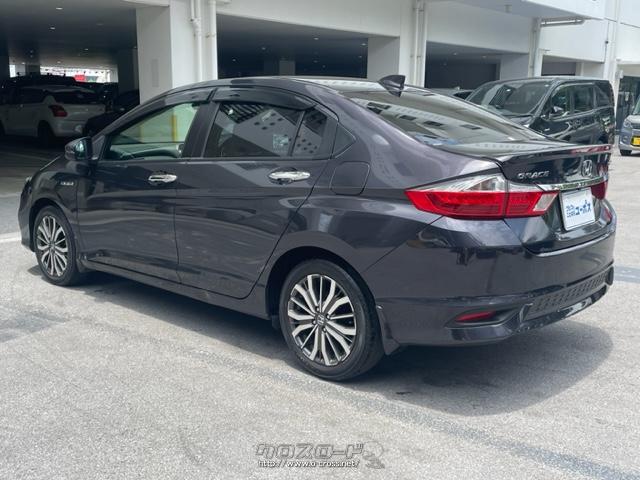 コンパクトセダンの革新をコンセプトに、5ナンバーサイズの扱いやすさやコンパクトカーの優れた燃費性能と、アッパーミドルセダンのような広い室内や堂々としたスタイル ホンダ グレイス