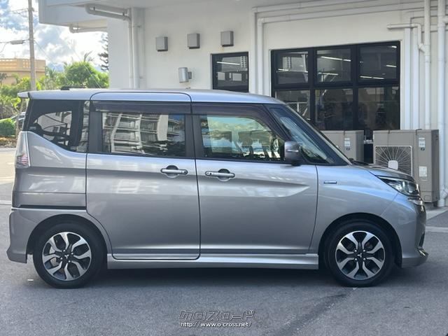 フロントグリルにブルーメッキをアクセントとして採用し、リヤコンビネーションランプをブルークリアとしてエコイメージを演出したほか、左右フロントフェンダーとバックドアにハイブリッド専用のエンブレムを装着 三菱 デリカD:2