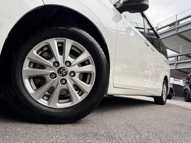 純正15インチアルミホイール トヨタ ヴォクシー