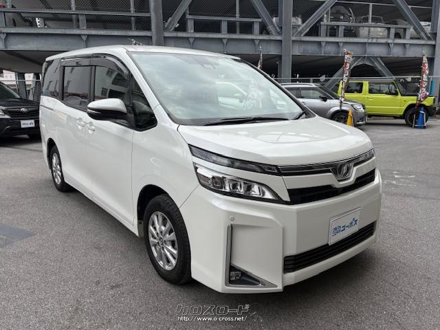 トヨタミディアムクラスのミニバン、「ヴォクシー」(VOXY:ネッツ店)/「ノア」(NOAH:カローラ店)。 トヨタ ヴォクシー