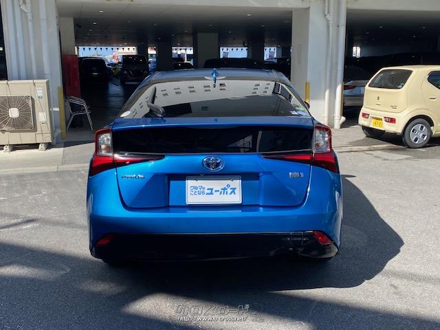 98馬力を発生する1.8L 水冷直列4気筒DOHCエンジンに、72馬力のフロントモーター、7.2馬力のリヤモーター(E‐Four)を搭載 トヨタ プリウス