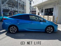 トヨタ プリウス