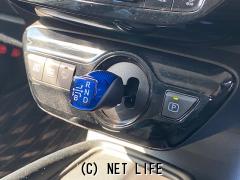 トヨタ プリウス