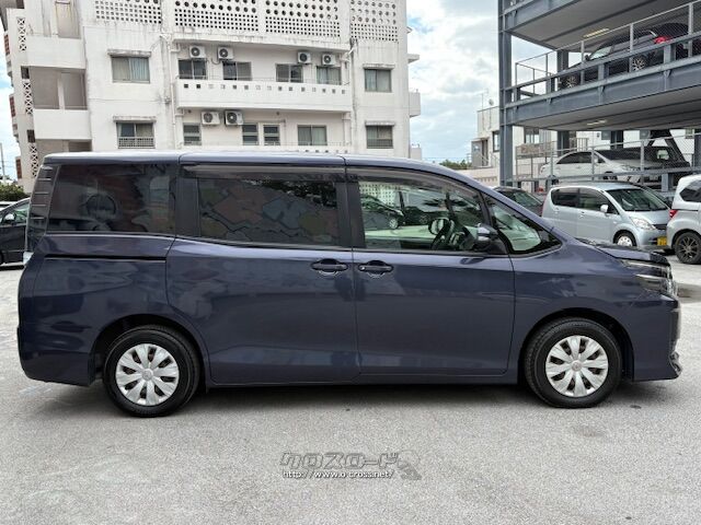 トヨタ ヴォクシー（VOXY） 2.0 X・2015(H27)年式・ダークバイオレット