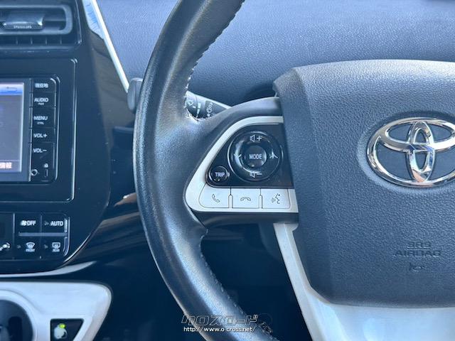 ハンドル左でオーディオ操作が出来ます。 トヨタ プリウス