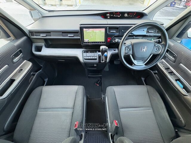 専用エクステリアや、ブラックが基調のインテリアがスタイリッシュな「スパーダ」 ホンダ ステップワゴン