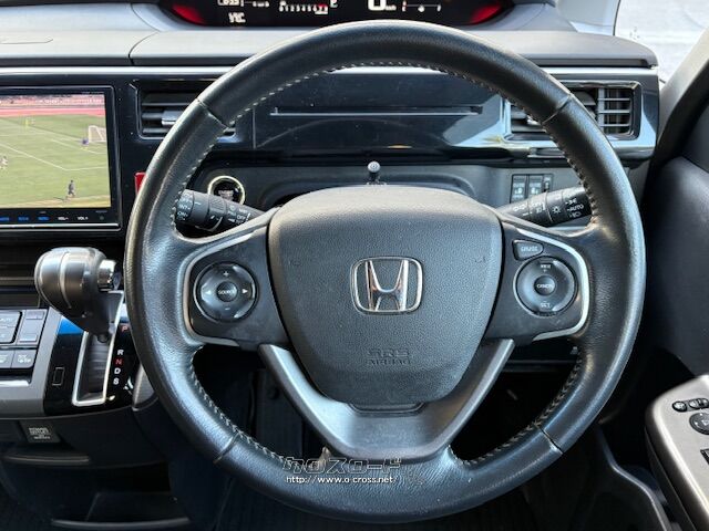 大開口のテールゲートに横開き式のサブドアを備えた独自機構のわくわくゲートを採用 ホンダ ステップワゴン