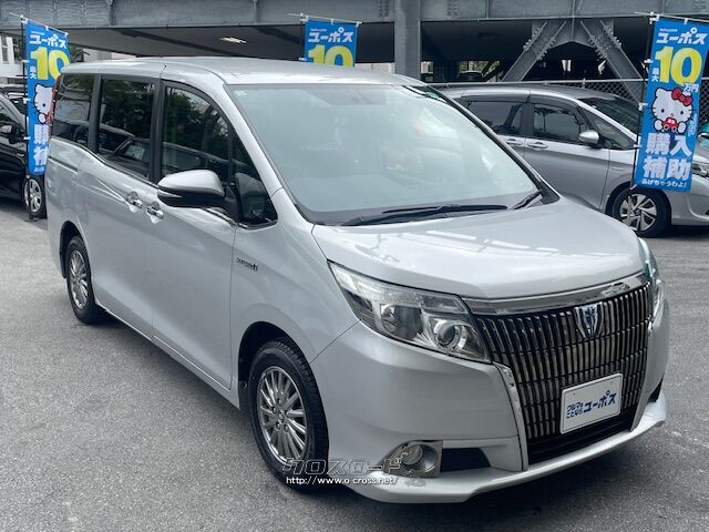 広い室内空間を追求した5ナンバークラスミニバンにワンランク上の高級感を付与した、 トヨタ エスクァイア