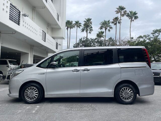 本格ハイブリッド搭載の「ハイブリッドXi」を設定。 トヨタ エスクァイア