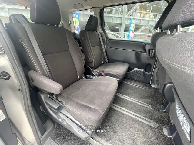 お問い合わせはユーポス奥武山店まで!098-852-0810 トヨタ エスクァイア