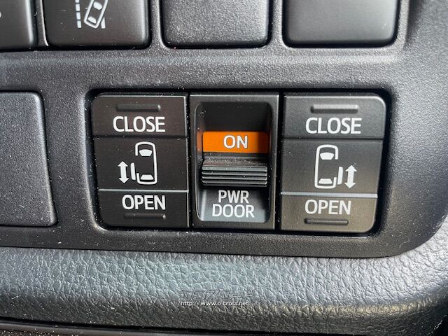 お問い合わせはユーポス奥武山店まで!098-852-0810 トヨタ ノア