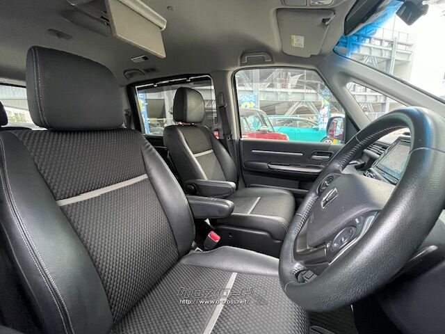 自社工場を完備している為、納車後のアフターフォローもお任せください ホンダ ステップワゴン