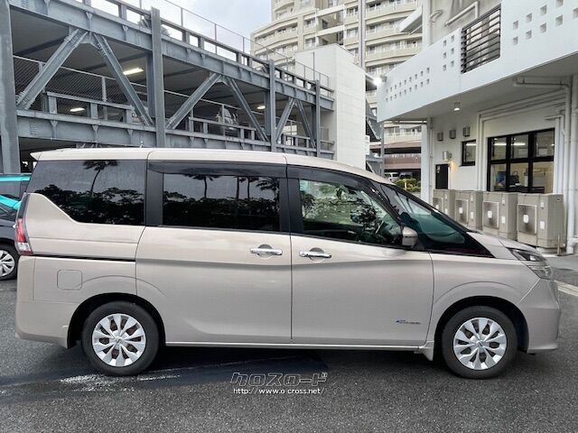 日産 セレナ 2.0 X Vセレクション・2017(H29)年式・カシミヤグレージュ