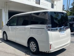 トヨタ ヴォクシー