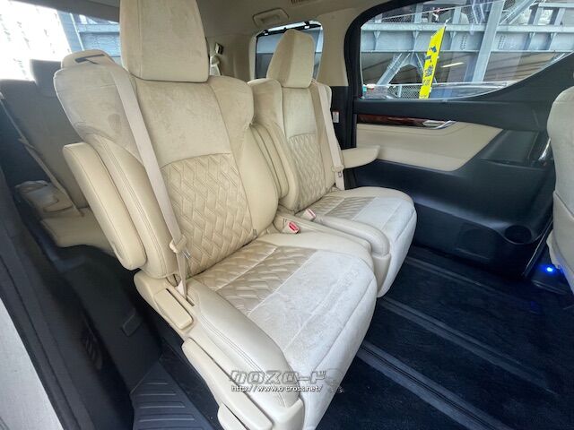 後席までスライド可能な助手席スーパーロングスライドシートが生み出す新たなシートア トヨタ アルファード