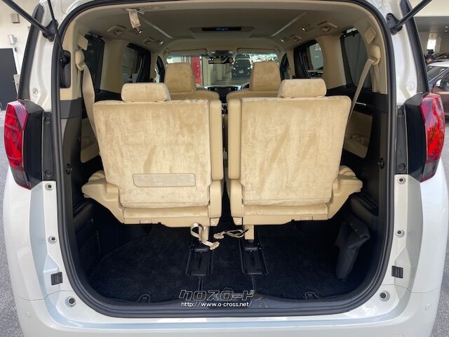 ユーポス奥武山店は軽自動車からミニバン、スポーツカーと様々なジャンル置いてます トヨタ アルファード