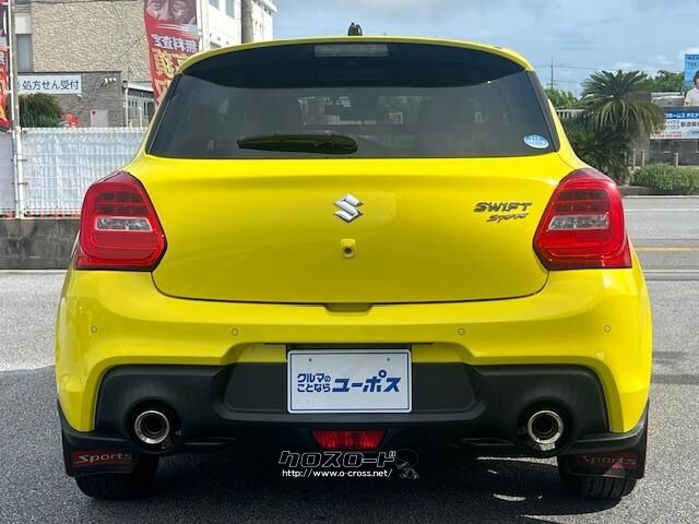 新型スイフトに対してトレッドを拡幅し直進安定性、旋回性能を向上。 スズキ スイフト