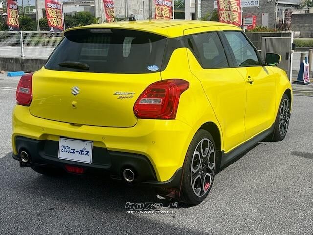 軽快さと空力性能のベストバランスを追求したルーフエンドスポイラー スズキ スイフト