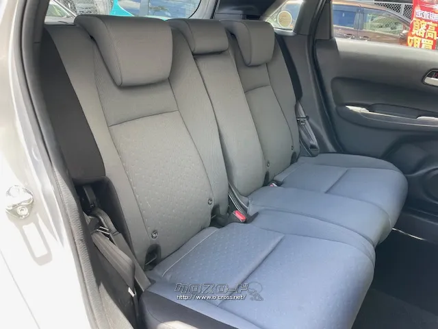 ホンダならではの独創的な技術を織り込むことにより具現化した。 ホンダ フィット