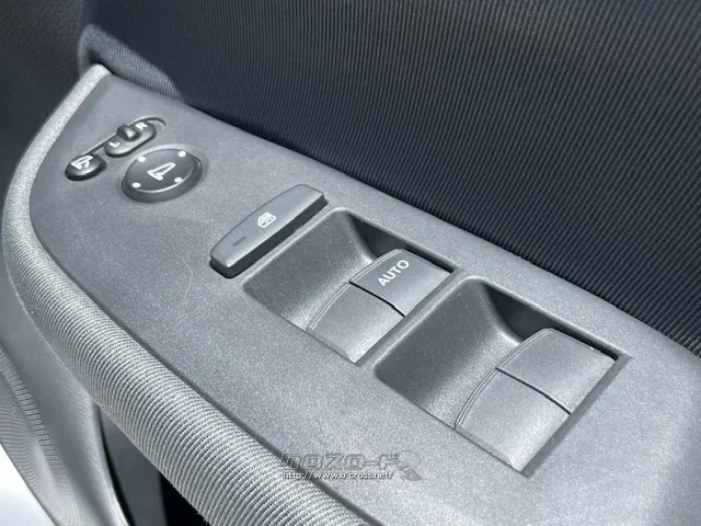 問い合わせはユーポス奥武山店まで!098-852-0810 ホンダ フィット