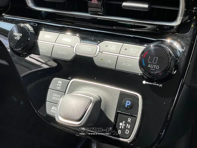 お問い合わせはユーポス奥武山店まで!098-852-0810 トヨタ アクア