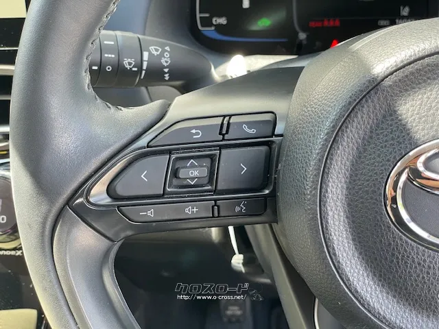 ステアリングスイッチ(音量調整/チャンネル切り替え/ソース切り替え) トヨタ アクア