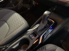 トヨタ カローラスポーツ