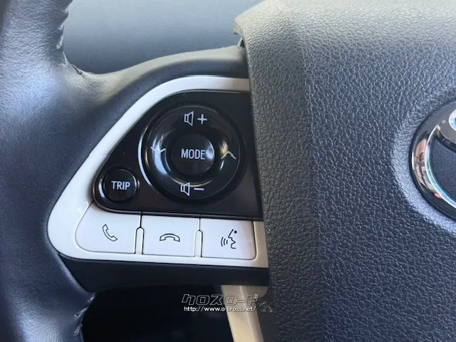 ステアリングスイッチ(音量調整/チャンネル切り替え/ソース切り替え) トヨタ プリウスPHV