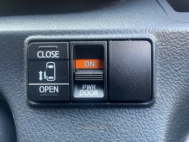 後方左側パワースライドドア トヨタ シエンタ