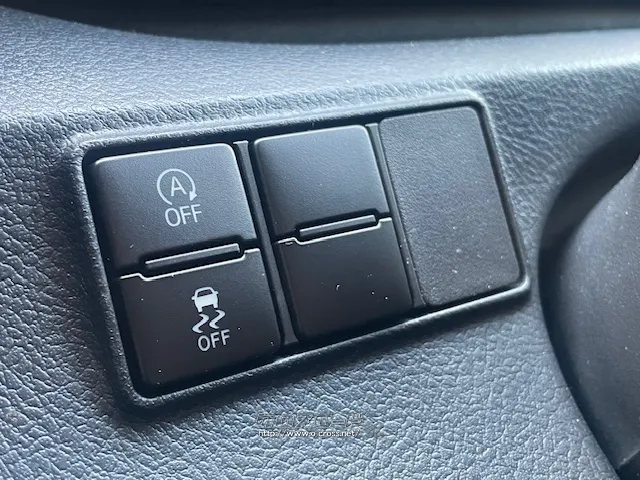 お問い合わせはユーポス奥武山店まで!098-852-0810 トヨタ シエンタ