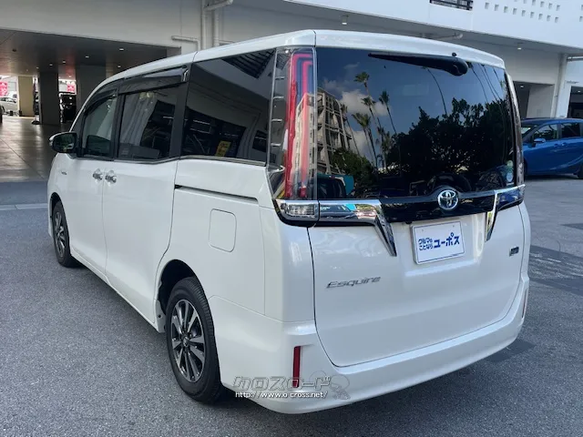 お問い合わせはユーポス奥武山店まで!098-852-0810 トヨタ エスクァイア