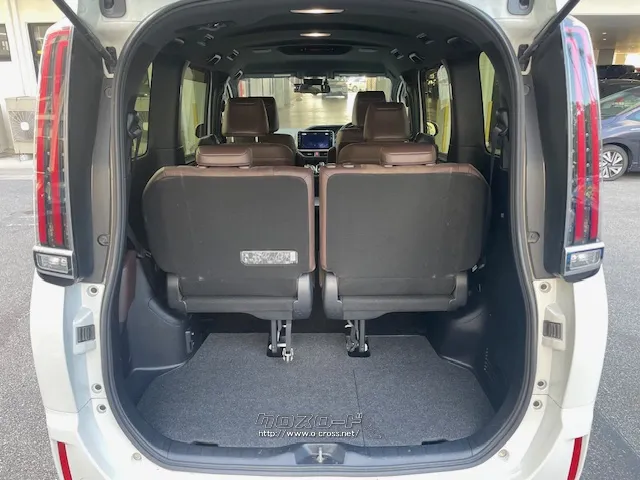 お問い合わせはユーポス奥武山店まで!098-852-0810 トヨタ エスクァイア