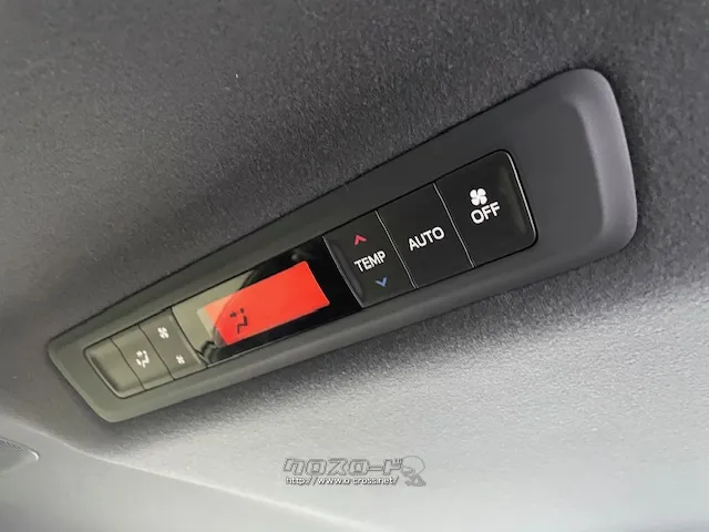 お問い合わせはユーポス奥武山店まで!098-852-0810 トヨタ エスクァイア