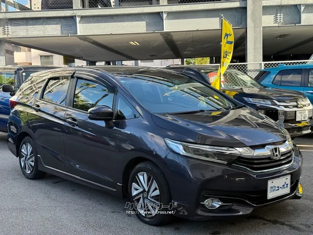 「ソリッド・ウイング・フェイス」が、ワイドで先進的なイメージを強調 ホンダ シャトル