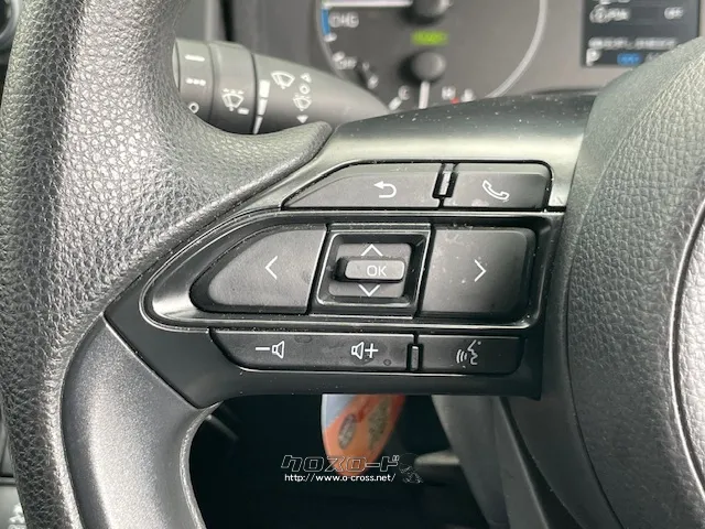 ステアリングスイッチ(音量調整/チャンネル切り替え/ソース切り替え) トヨタ シエンタ