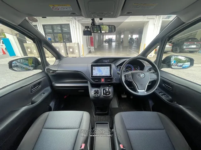 駐車枠を自動認識して駐車支援するインテリジェントパーキングアシスト トヨタ ヴォクシー